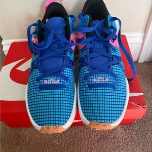 Men's Athletic Running Shoes in Blue and Pink